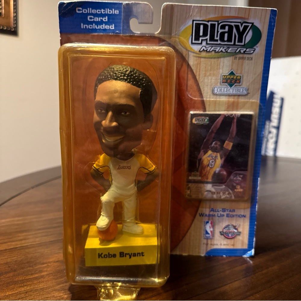 2001 Kobe Bryant All-Star Bobble Head Card 2001 Upper Deck Playmakers LA Lakers